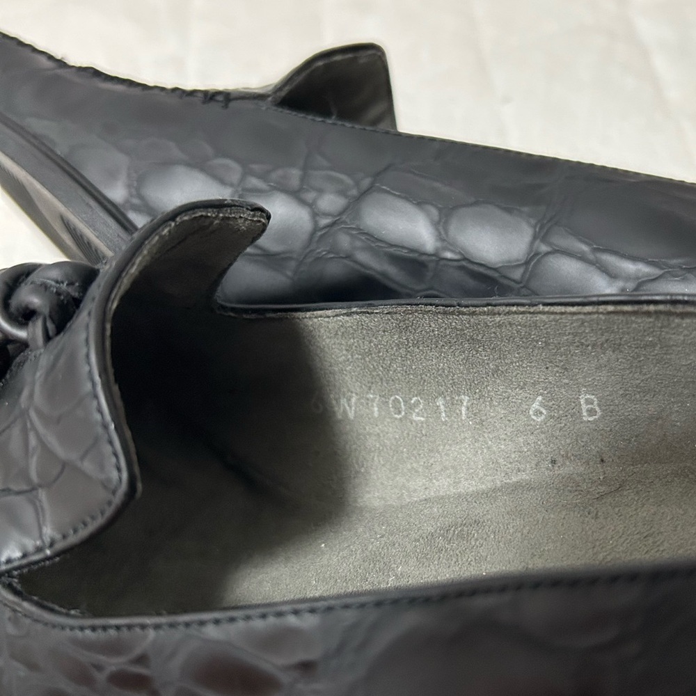 Stuart Weitzman black moccasins heel loafers. 6W70217 size 6B - Picture 7 of 7